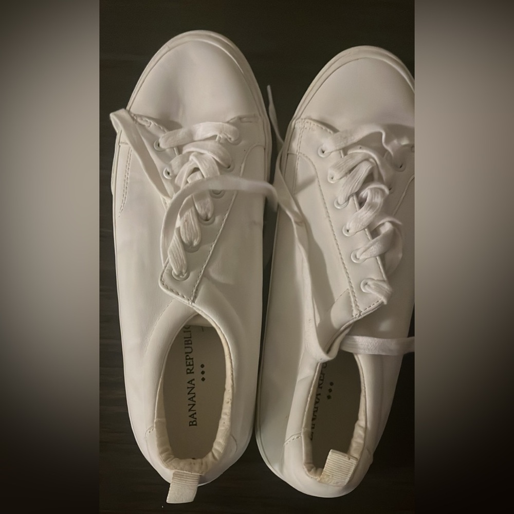 White leather dapper classy sneakers
